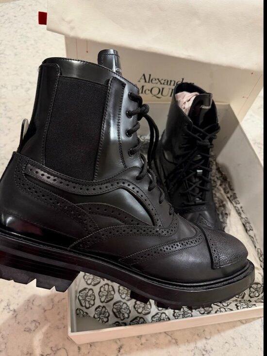 Alexander McQueen Men\'s Black Leather Brogue Combat Boots main image 4